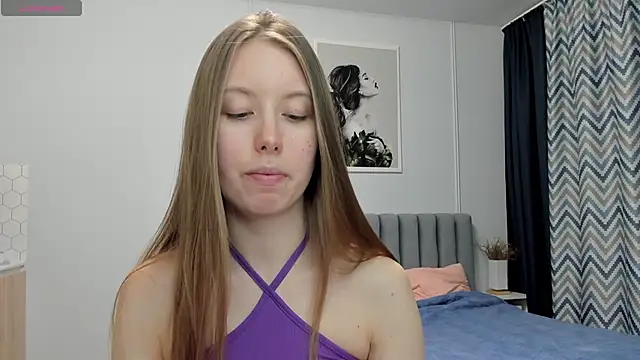 Snapshot of Peggy_Beauty chatting on December 2024 05:48:02 PM Peggy Beauty online show from December 2024 05:48:02 PM