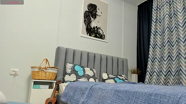 Snapshot of Peggy_Beauty chatting on December 2024 02:04:02 AM Peggy Beauty online show from December 2024 02:04:02 AM