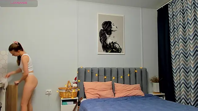 Snapshot of Peggy_Beauty chatting on December 2024 06:38:02 PM Peggy Beauty online show from December 2024 06:38:02 PM