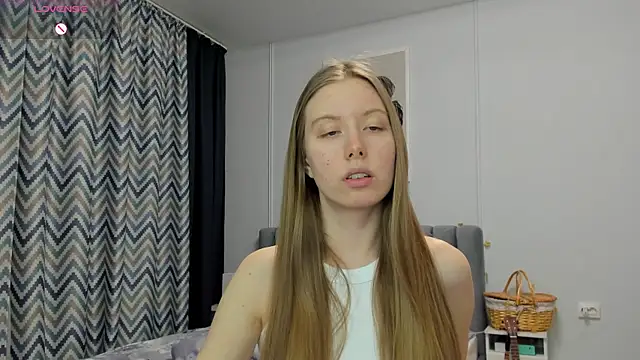 Snapshot of Peggy_Beauty chatting on March 2025 01:31:02 AM Peggy Beauty online show from March 2025 01:31:02 AM