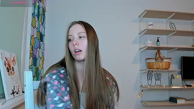 Snapshot of Peggy_Beauty chatting on September 2025 04:01:02 PM Peggy Beauty online show from September 2025 04:01:02 PM