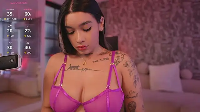 Snapshot of HannahW_ chatting on September 2025 06:21:01 PM HannahW online show from September 2025 06:21:01 PM