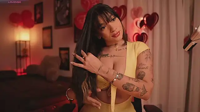 Snapshot of HannahW_ chatting on February 2026 09:59:02 PM HannahW online show from February 2026 09:59:02 PM