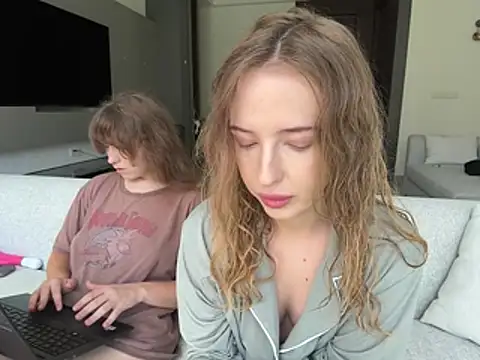 Nura n Sarah online show from March 2026 05:03:02 AM