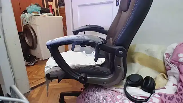 tipko123 online show from December 2025 03:32:01 PM