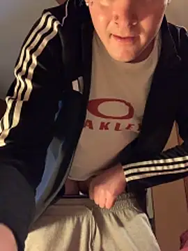 slutboy42000 online show from February 2026 09:40:02 PM