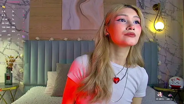 Snapshot of CarolReeves chatting on February 2025 05:47:01 AM CarolReeves online show from February 2025 05:47:01 AM