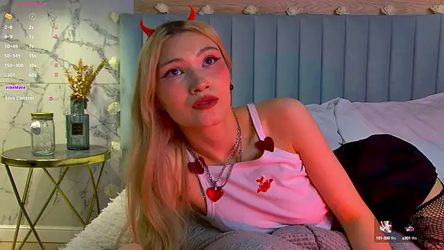 Snapshot of CarolReeves chatting on February 2025 12:08:01 PM CarolReeves online show from February 2025 12:08:01 PM