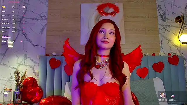 Snapshot of CarolReeves chatting on February 2025 09:03:01 AM CarolReeves online show from February 2025 09:03:01 AM