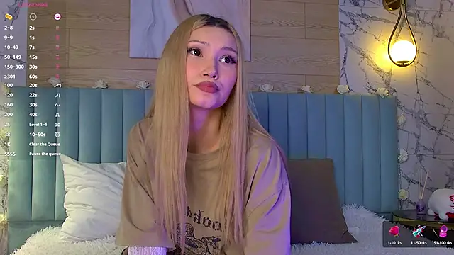 Snapshot of CarolReeves chatting on February 2025 12:13:01 PM CarolReeves online show from February 2025 12:13:01 PM