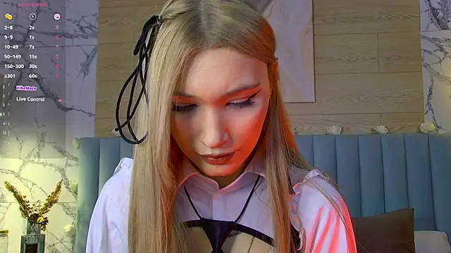 Snapshot of CarolReeves chatting on March 2025 06:05:01 AM CarolReeves online show from March 2025 06:05:01 AM