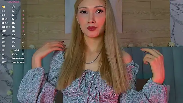 Snapshot of CarolReeves chatting on March 2025 09:24:02 AM CarolReeves online show from March 2025 09:24:02 AM