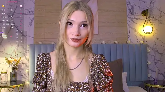 Snapshot of CarolReeves chatting on March 2025 05:52:02 AM CarolReeves online show from March 2025 05:52:02 AM