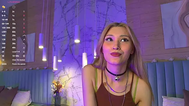 Snapshot of CarolReeves chatting on March 2025 12:12:01 PM CarolReeves online show from March 2025 12:12:01 PM