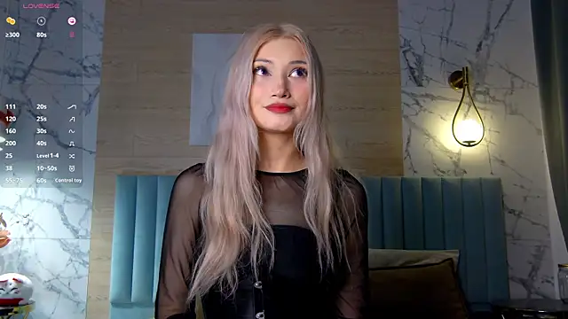 Snapshot of CarolReeves chatting on September 2025 05:31:01 AM CarolReeves online show from September 2025 05:31:01 AM