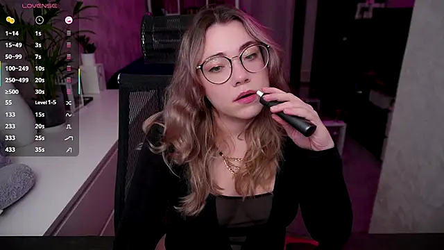 RemyCute online show from October 2025 07:03:01 PM