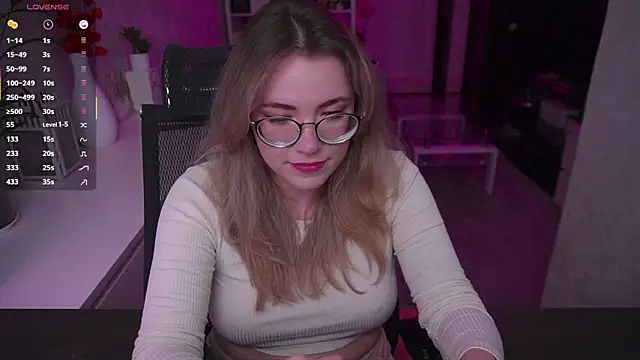 Snapshot of RemyCute chatting on November 2025 04:50:01 PM RemyCute online show from November 2025 04:50:01 PM