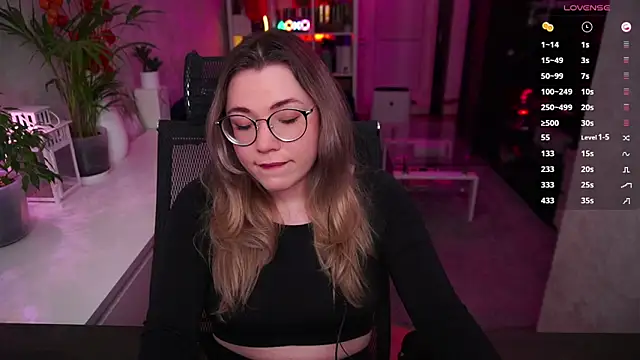 Snapshot of RemyCute chatting on February 2026 06:01:01 PM RemyCute online show from February 2026 06:01:01 PM