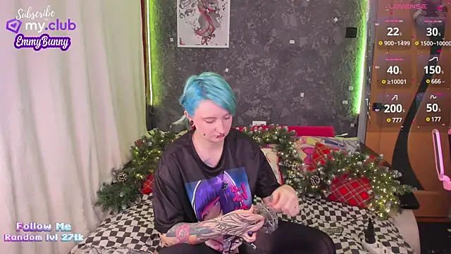 EmmyBunny online show from December 2024 04:42:01 PM