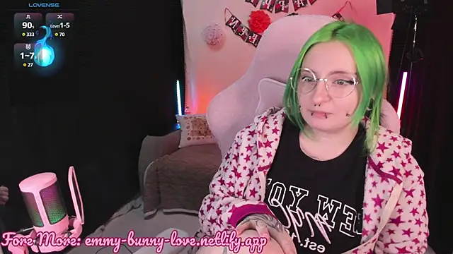 EmmyBunny online show from November 2025 03:12:02 PM