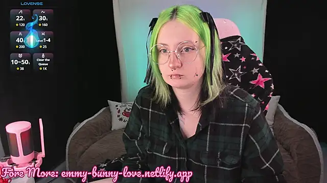 EmmyBunny online show from November 2025 05:19:01 PM