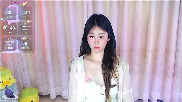 Aimee-520 online show from May 2026 01:00:02 AM