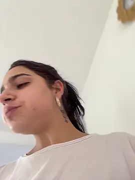 Alicia Ruiz online show from December 2025 06:14:01 PM