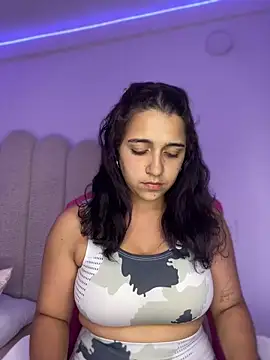 Alicia Ruiz online show from January 2026 06:00:01 PM