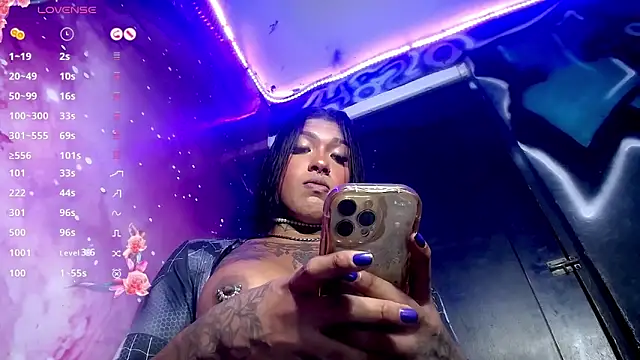 IsabellBigtitsxx online show from October 2025 09:03:02 PM