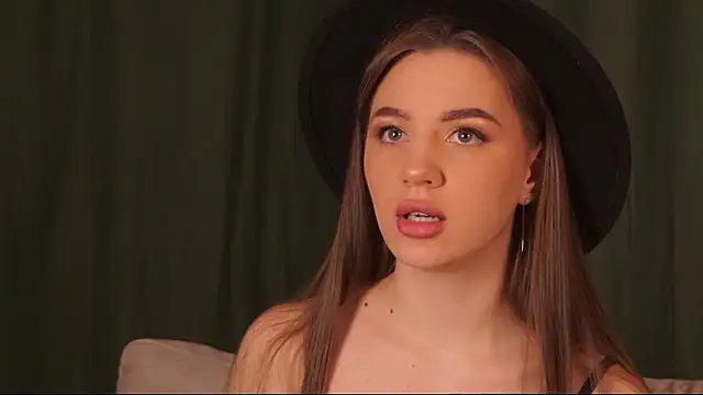 Snapshot of MaryHillty chatting on December 2024 11:49:01 AM MaryHillty online show from December 2024 11:49:01 AM