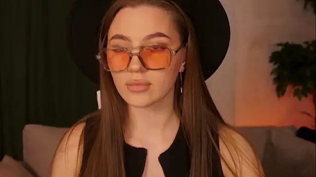 Snapshot of MaryHillty chatting on December 2024 12:16:02 PM MaryHillty online show from December 2024 12:16:02 PM