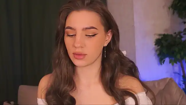 Snapshot of MaryHillty chatting on December 2024 12:19:01 PM MaryHillty online show from December 2024 12:19:01 PM