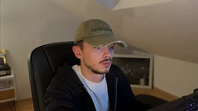 naked psy online show from October 2025 02:13:01 AM