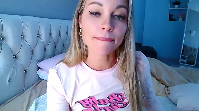 Snapshot of MissSiona chatting on February 2025 07:29:01 AM MissSiona online show from February 2025 07:29:01 AM