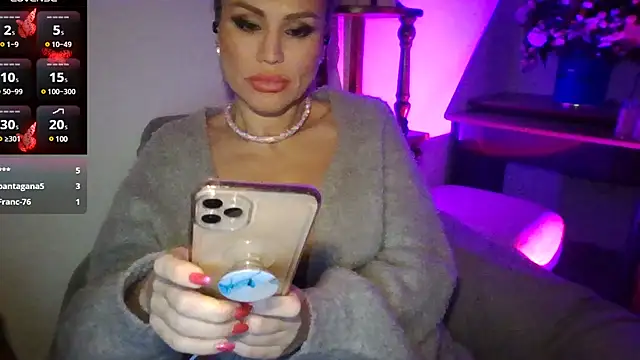 Radmila Queen  online show from December 2024 07:11:02 PM