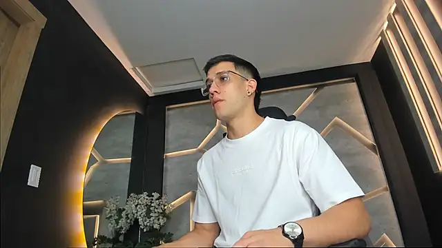 Snapshot of alexgiraldo_ chatting on January 2025 11:17:01 AM alexgiraldo online show from January 2025 11:17:01 AM