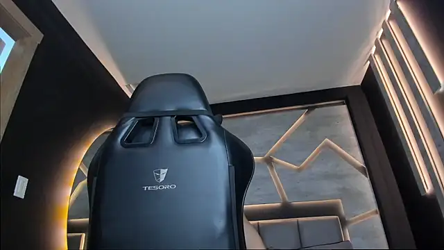 Snapshot of alexgiraldo_ chatting on January 2025 02:21:01 PM alexgiraldo online show from January 2025 02:21:01 PM