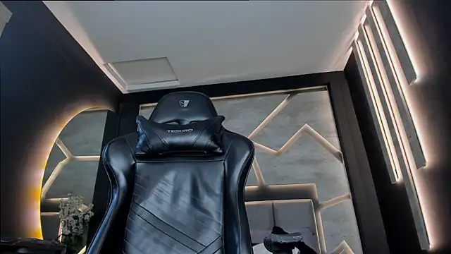 Snapshot of alexgiraldo_ chatting on February 2025 08:36:01 PM alexgiraldo online show from February 2025 08:36:01 PM