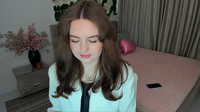 MiracleCurly online show from March 2025 04:34:02 PM