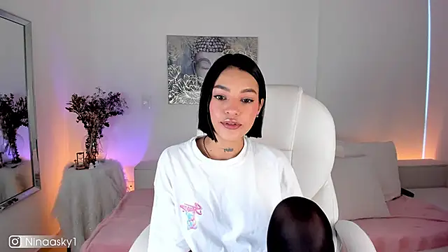 Snapshot of ninaa_sky chatting on February 2025 12:33:02 PM ninaa sky online show from February 2025 12:33:02 PM