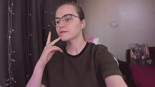 MissBrightShine online show from February 2026 10:07:02 AM