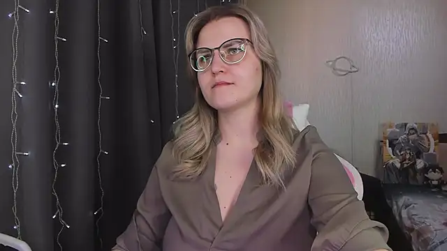 MissBrightShine online show from March 2026 12:19:01 PM