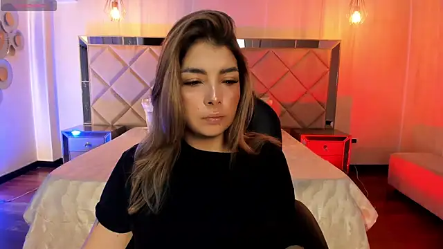 Snapshot of LisaMonroe_ chatting on February 2025 02:02:01 PM LisaMonroe online show from February 2025 02:02:01 PM