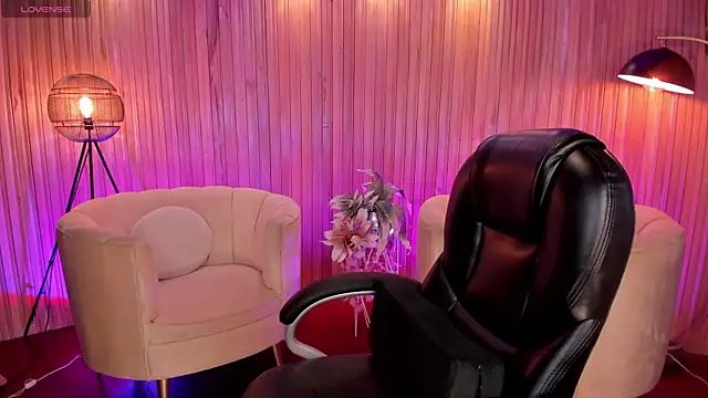 Snapshot of LisaMonroe_ chatting on March 2025 12:12:02 PM LisaMonroe online show from March 2025 12:12:02 PM