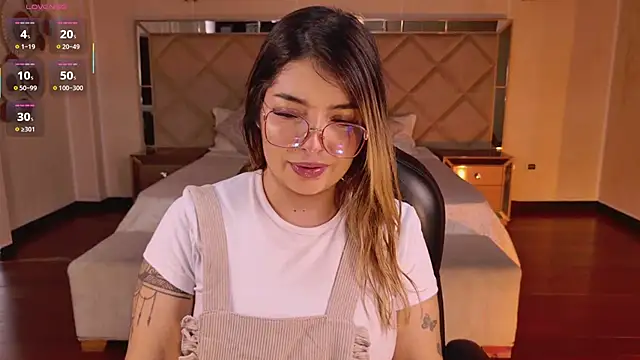 Snapshot of LisaMonroe_ chatting on September 2025 08:46:01 PM LisaMonroe online show from September 2025 08:46:01 PM