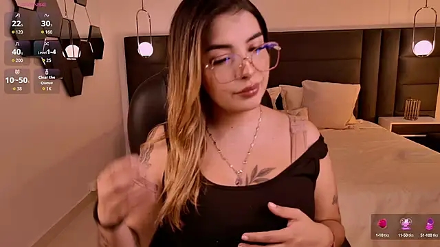 Snapshot of LisaMonroe_ chatting on October 2025 07:53:01 PM LisaMonroe online show from October 2025 07:53:01 PM