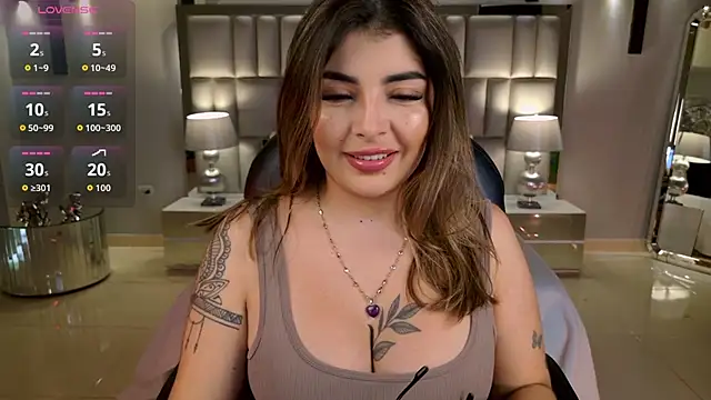 Snapshot of LisaMonroe_ chatting on December 2025 08:49:02 PM LisaMonroe online show from December 2025 08:49:02 PM