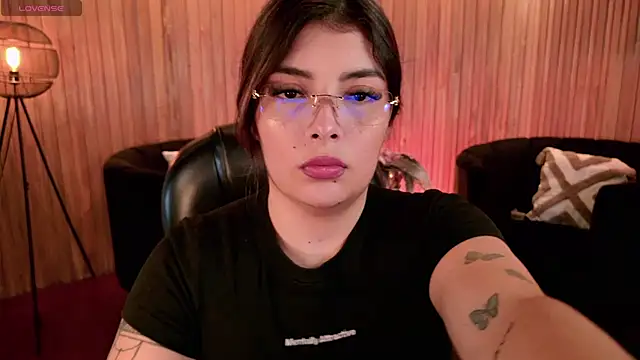 Snapshot of LisaMonroe_ chatting on December 2025 09:01:01 PM LisaMonroe online show from December 2025 09:01:01 PM