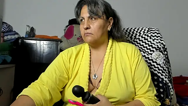 Snapshot of merlyna_goldens chatting on May 2026 11:06:02 PM merlyna goldens online show from May 2026 11:06:02 PM
