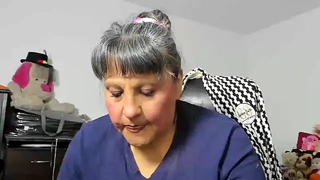 Snapshot of merlyna_goldens chatting on June 2026 03:42:01 AM merlyna goldens online show from June 2026 03:42:01 AM